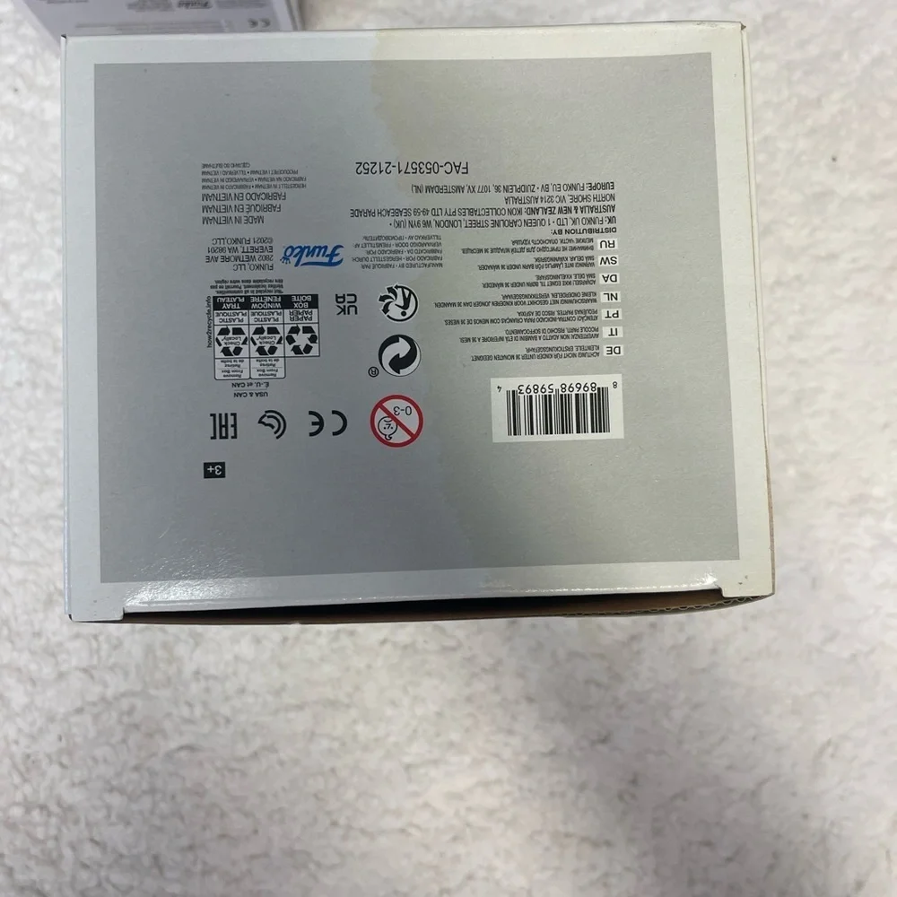 Funko Pop! Deluxe: Star Wars - Grogu Macy's Thanksgiving Day Parade #475 - Picture 4 of 6